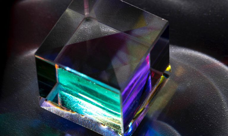 Новый голографический 3D-принтер печатает модель целиком за доли секунды