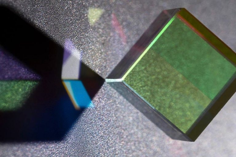 Появился накопитель Microsoft на 5 Тб: он хранит данные 10 000 лет