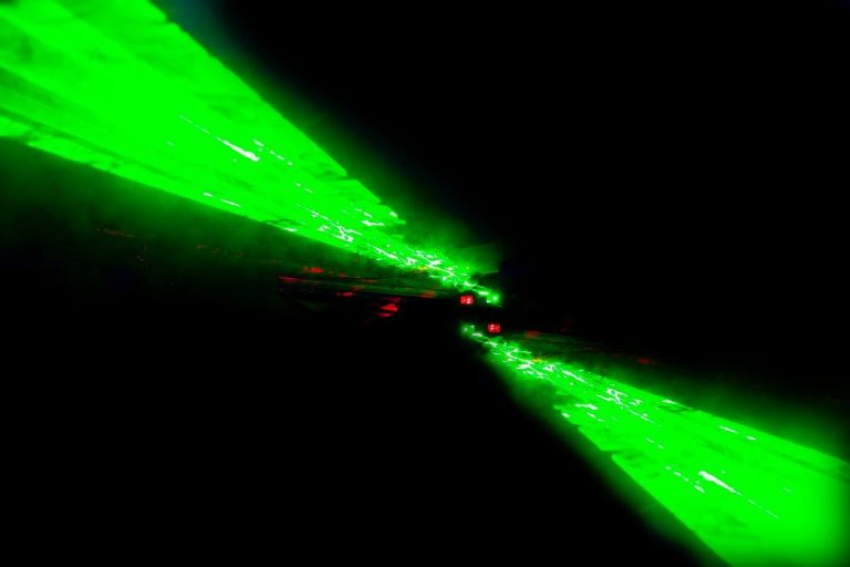 Материал для лазерных космических фар создали в России