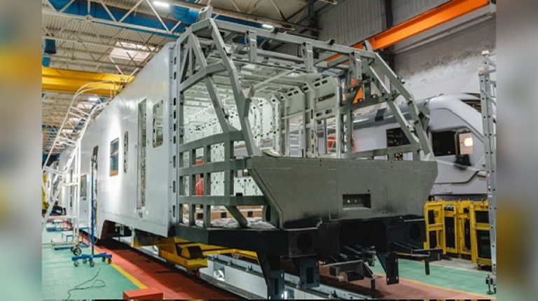 Первый водородный поезд начали собирать в России