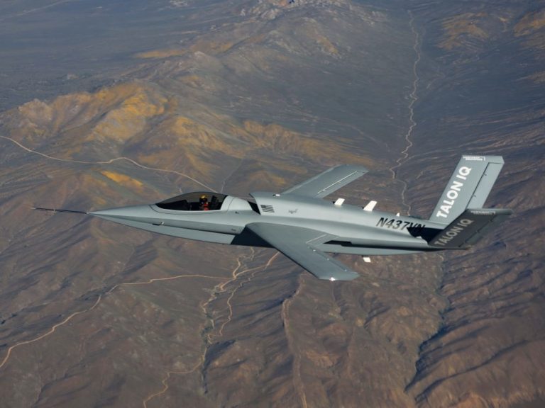 Northrop Grumman впервые передала управление самолетом трем ИИ прямо в полете