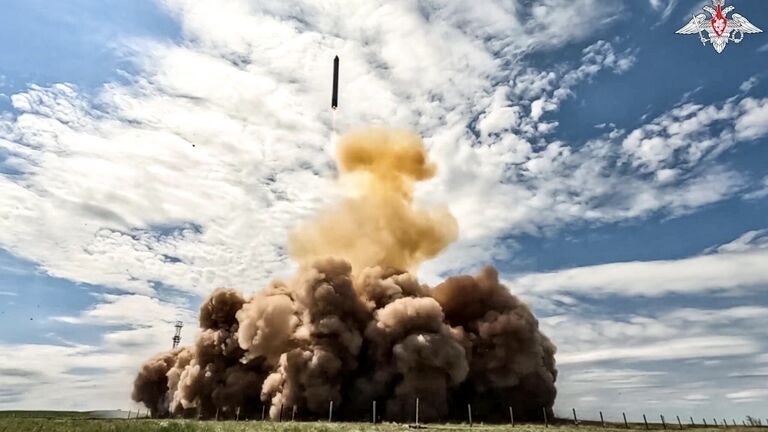 Cамый мощный ракетный комплекс в мире испытали в России