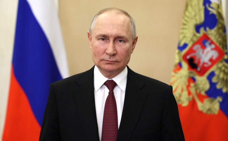 Путин подписал закон об ограничении ИИ в предвыборной агитации