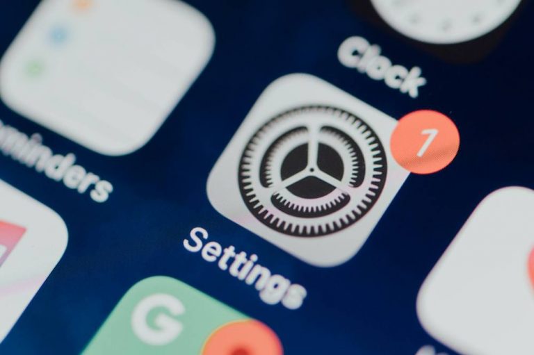 Масштабный сбой в работе App Store: магазин приложений перестал открываться в России