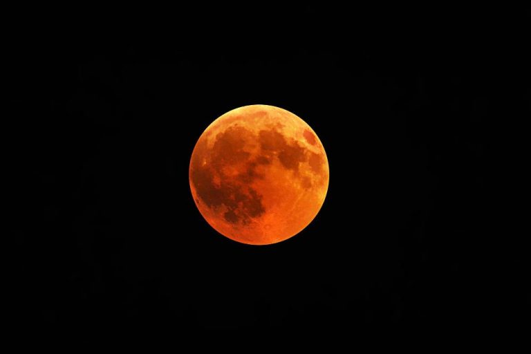 Компьютерная модель ускорила рождение Луны до пяти часов